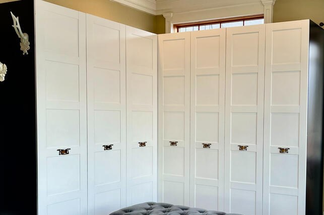 Custom built-in cabinetry and finish carpentry by Luna Park Construction